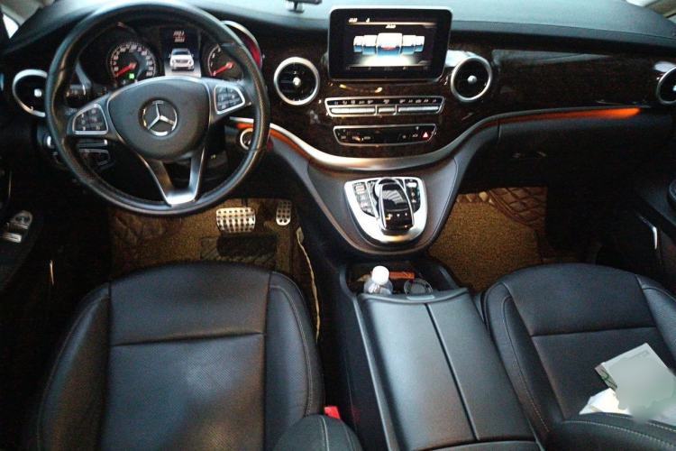 Used Mercedes-Benz V-Class 2018 V 260 L Prestige Extended Version China VI Center Console