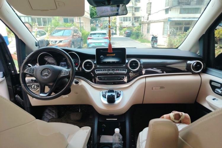 Used Mercedes-Benz V-Class 2018 V 260 Avantgarde Edition China V Center Console