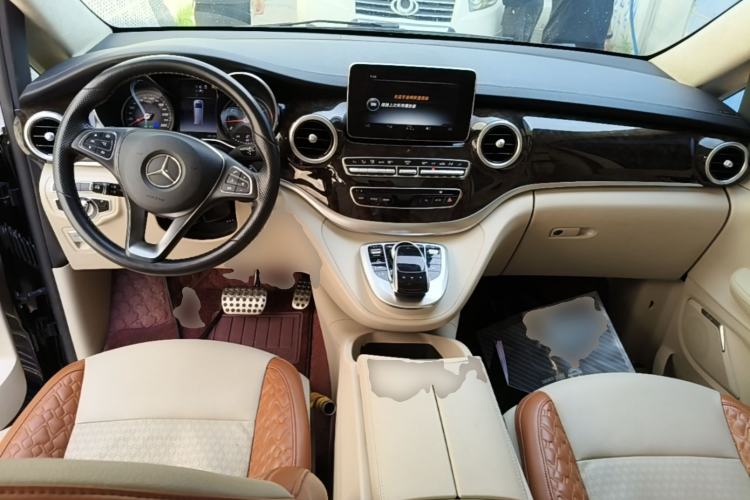 Used Mercedes-Benz V-Class 2018 V 260 L Prestige Extended Version China VI Center Console