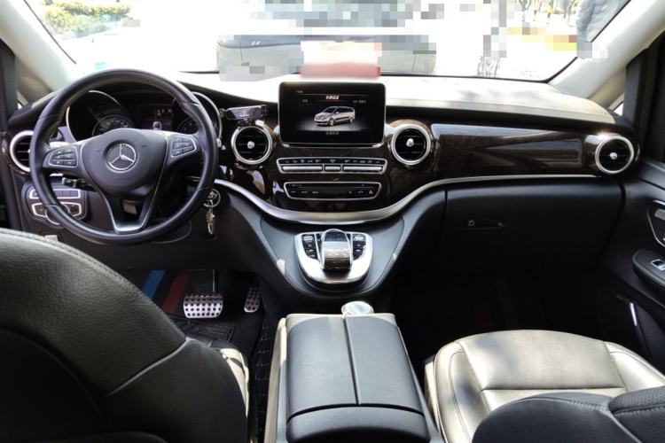 Used Mercedes-Benz V-Class 2018 V 260 L Prestige Extended Version China VI Center Console
