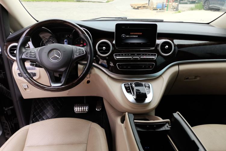 Used Mercedes-Benz V-Class 2018 V 260 Prestige Edition China VI Center Console