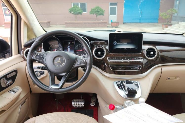 Used Mercedes-Benz V-Class 2018 V 260 Prestige Edition China VI Center Console