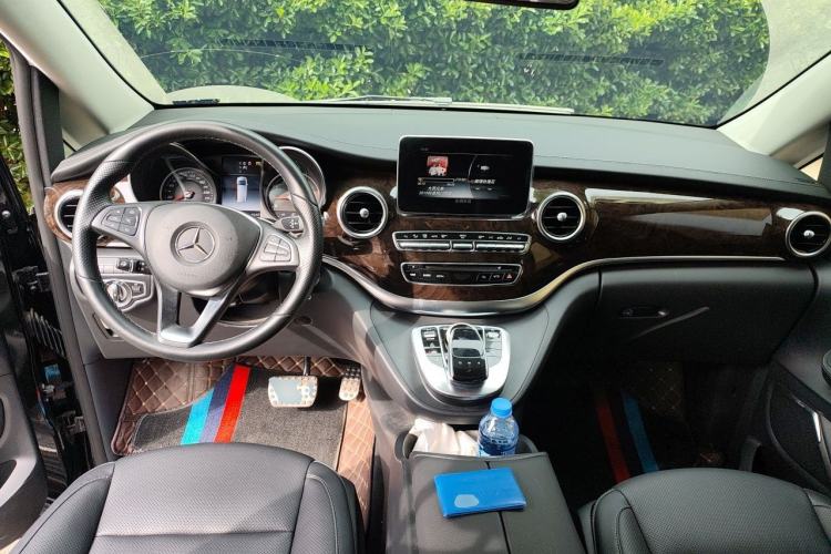 Used Mercedes-Benz V-Class 2018 V 260 L Prestige Extended Version China VI Center Console