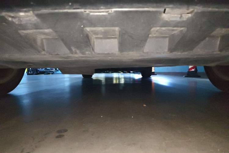 Used Mercedes-Benz V-Class 2018 V250 2.0T Middle East Version Chassis Front
