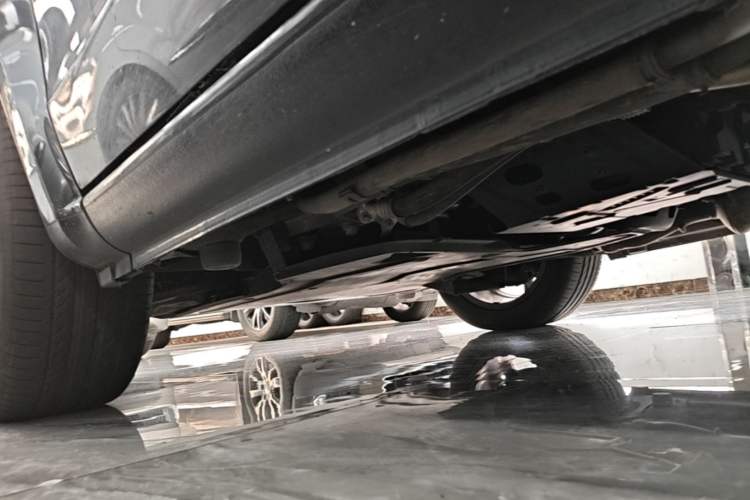 Used Mercedes-Benz V-Class 2018 V 260 Avantgarde Edition China VI Chassis Front Left