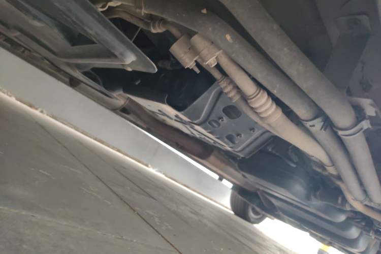 Used Mercedes-Benz V-Class  Chassis Front Left