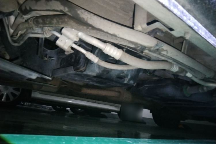 Used Mercedes-Benz V-Class  Chassis Front Left