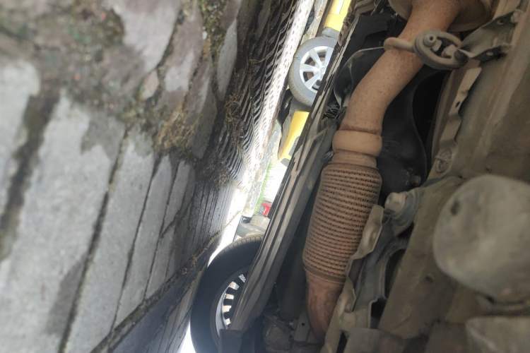 Used Mercedes-Benz V-Class  Chassis Front Right