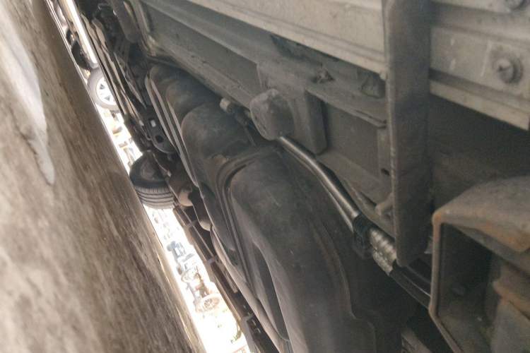 Used Mercedes-Benz V-Class  Chassis Rear Left