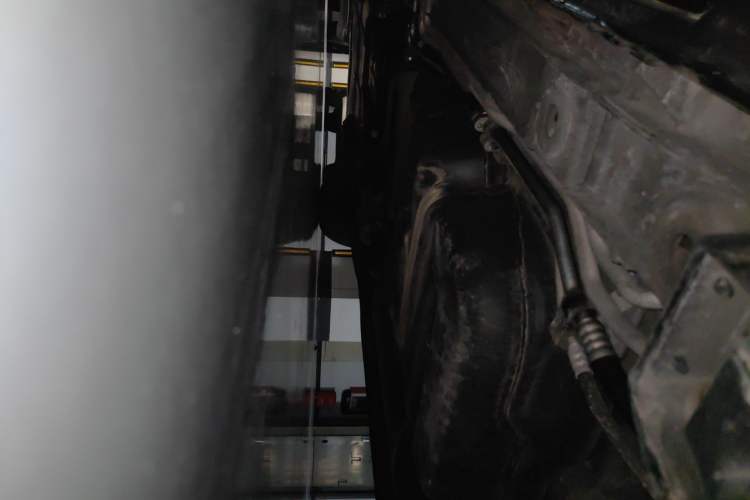 Used Mercedes-Benz V-Class  Chassis Rear Left