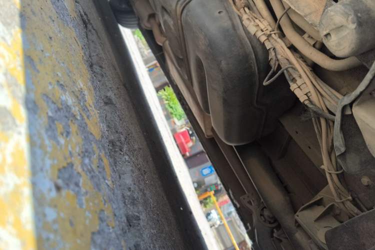 Used Mercedes-Benz V-Class  Chassis Rear Left