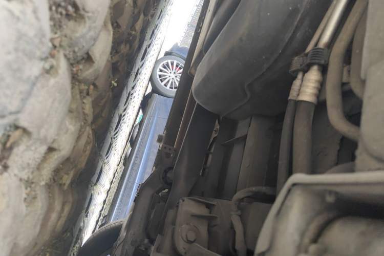 Used Mercedes-Benz V-Class  Chassis Rear Left