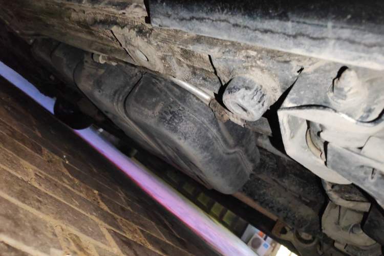 Used Mercedes-Benz V-Class  Chassis Rear Left
