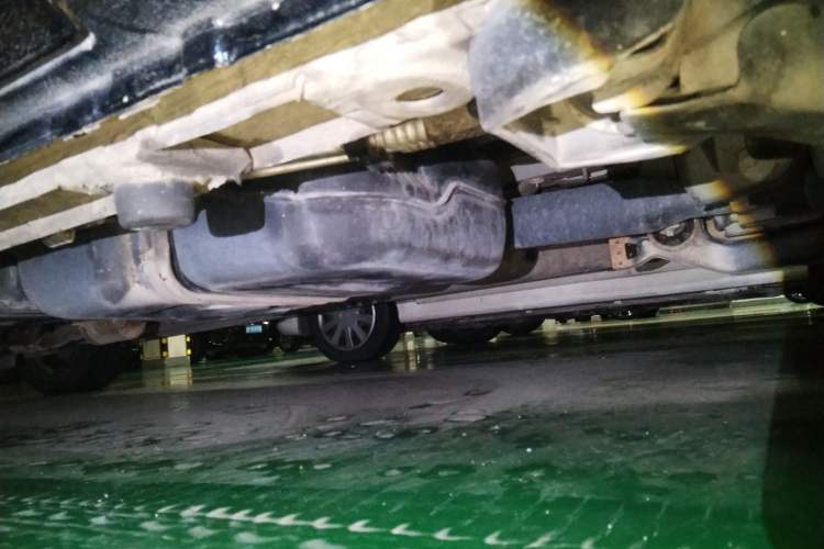 Used Mercedes-Benz V-Class  Chassis Rear Left