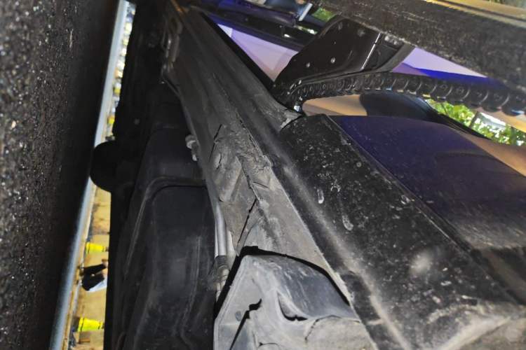 Used Mercedes-Benz V-Class  Chassis Rear Left