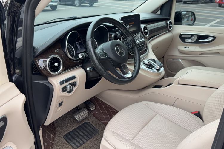 Used Mercedes-Benz V-Class 2018 V 260 Prestige Edition China VI Driver Seat