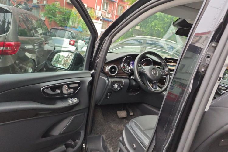 Used Mercedes-Benz V-Class 2018 V 260 Avantgarde Edition China VI Driver Seat