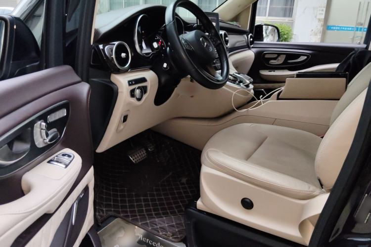 Used Mercedes-Benz V-Class 2018 V 260 Prestige Edition China VI Driver Seat