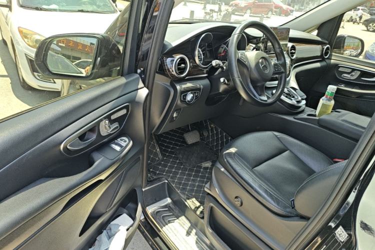 Used Mercedes-Benz V-Class 2018 V 260 Avantgarde Edition China VI Driver Seat