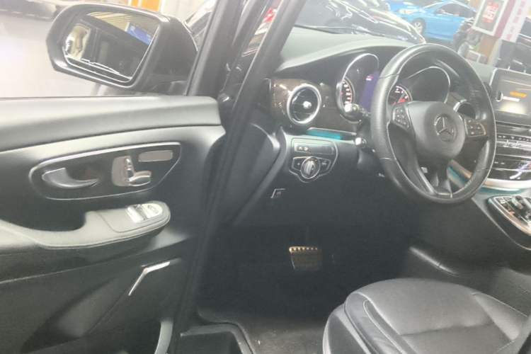 Used Mercedes-Benz V-Class 2018 V 260 Prestige Edition China VI Driver Seat