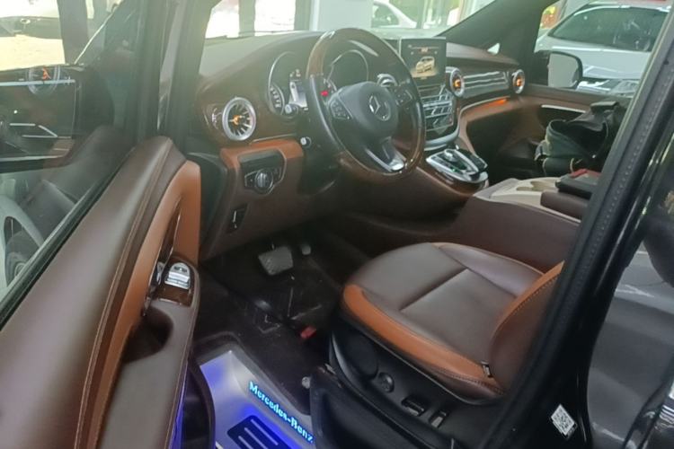 Used Mercedes-Benz V-Class 2018 V250 2.0T Middle East Version Driver Seat
