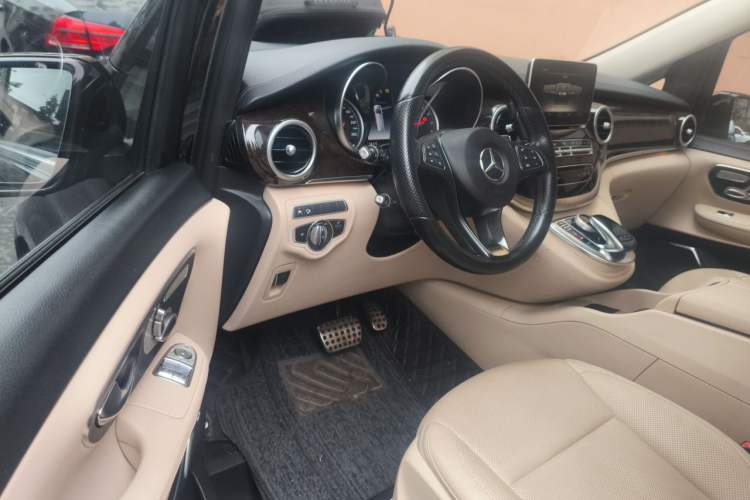 Used Mercedes-Benz V-Class 2018 V 260 L Prestige Extended Version China VI Driver Seat