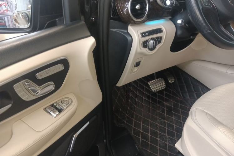 Used Mercedes-Benz V-Class 2018 V 260 L Prestige Extended Version China VI Driver Seat