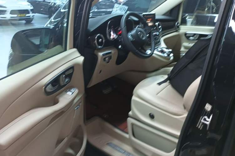 Used Mercedes-Benz V-Class 2018 V 260 L Prestige Extended Version China VI Driver Seat