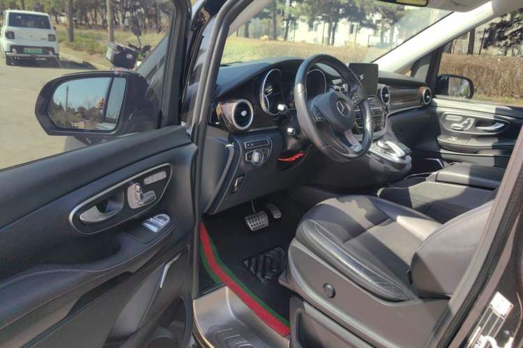 Used Mercedes-Benz V-Class 2018 V 260 L Prestige Extended Version China VI Driver Seat