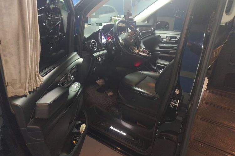 Used Mercedes-Benz V-Class 2018 V 260 Avantgarde Edition China VI Driver Seat