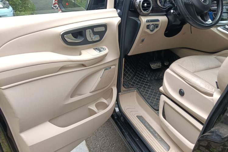 Used Mercedes-Benz V-Class 2018 V 260 L Prestige Extended Version China VI Driver Seat