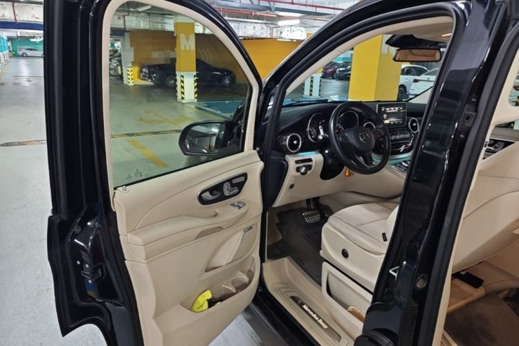 Used Mercedes-Benz V-Class 2018 V 260 Prestige Edition China VI Driver Seat