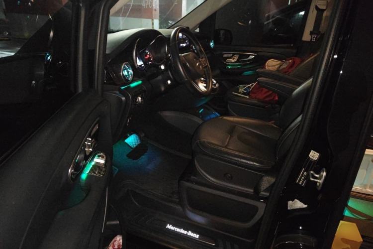 Used Mercedes-Benz V-Class 2018 V 260 Avantgarde Edition China VI Driver Seat