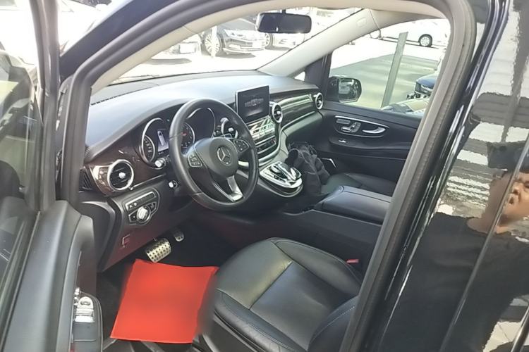 Used Mercedes-Benz V-Class 2018 V 260 L Prestige Extended Version China VI Driver Seat