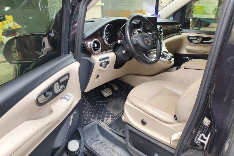 Used Mercedes-Benz V-Class 2018 V 260 Prestige Edition China VI Driver Seat