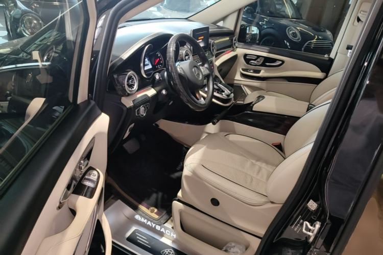 Used Mercedes-Benz V-Class 2018 V 260 Avantgarde Edition China VI Driver Seat