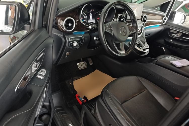 Used Mercedes-Benz V-Class 2018 V 260 L Prestige Extended Version China VI Driver Seat