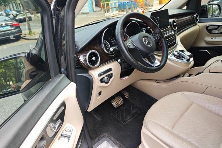 Used Mercedes-Benz V-Class 2018 V 260 Prestige Edition China VI Driver Seat