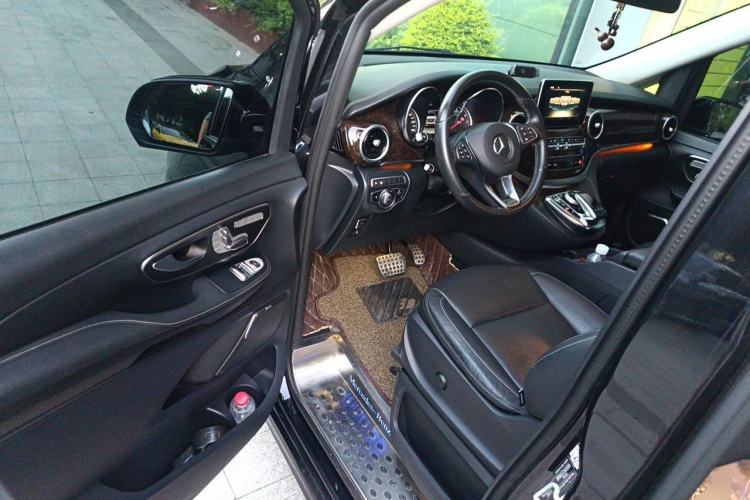 Used Mercedes-Benz V-Class 2018 V 260 L Prestige Extended Version China VI Driver Seat