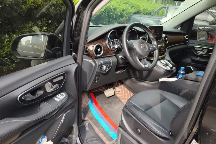 Used Mercedes-Benz V-Class 2018 V 260 L Prestige Extended Version China VI Driver Seat