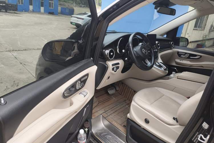 Used Mercedes-Benz V-Class 2018 V 260 Prestige Edition China VI Driver Seat