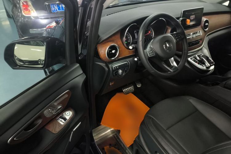 Used Mercedes-Benz V-Class 2018 V 260 L Prestige Extended Version China VI Driver Seat