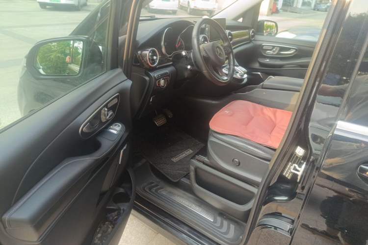 Used Mercedes-Benz V-Class 2018 V 260 Prestige Edition China VI Driver Seat