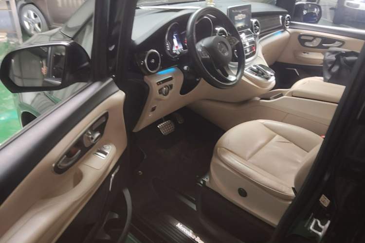 Used Mercedes-Benz V-Class 2018 V 260 Prestige Edition China VI Driver Seat