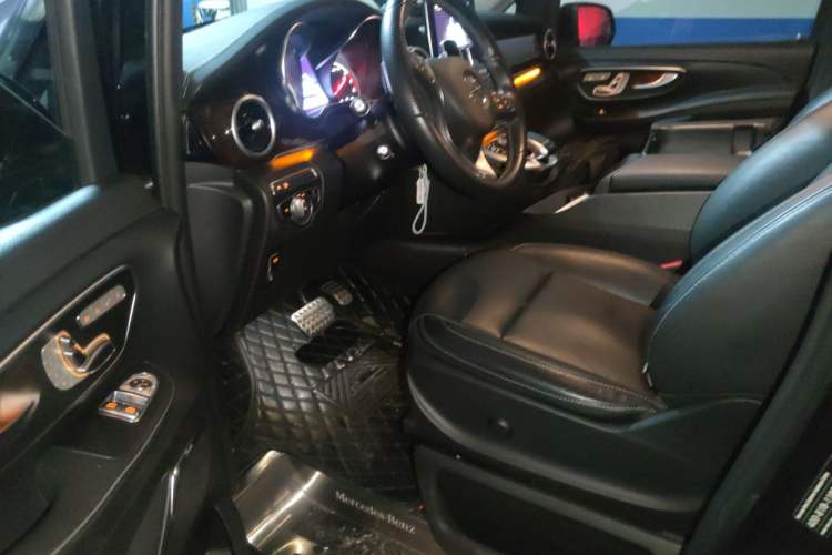 Used Mercedes-Benz V-Class 2018 V 260 L Prestige Extended Version China VI Driver Seat