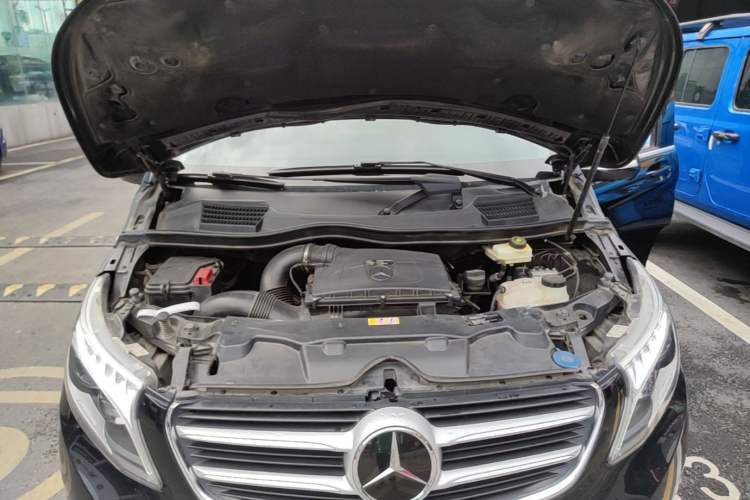 Used Mercedes-Benz V-Class 2018 V 260 Prestige Edition China VI Engine Bay