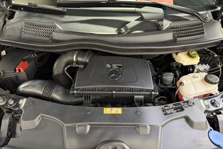 Used Mercedes-Benz V-Class 2018 V 260 Prestige Edition China VI Engine Bay