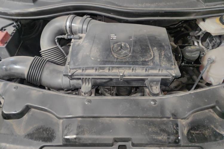 Used Mercedes-Benz V-Class  Engine Bay