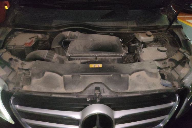 Used Mercedes-Benz V-Class  Engine Bay