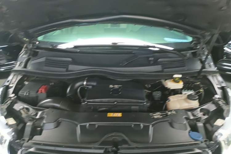 Used Mercedes-Benz V-Class 2018 V 260 L Prestige Extended Version China VI Engine Bay